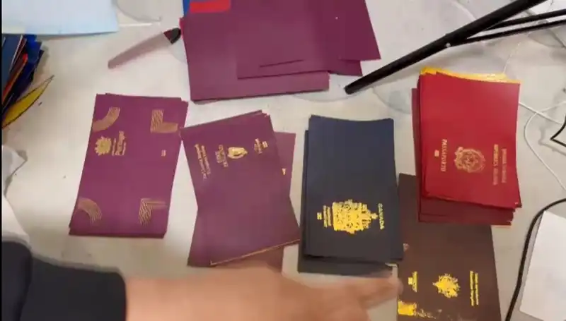 Güvenlik Güçlerinden Büyük Operasyon: Sahte Kimlik İmalatçıları Çökertildi!