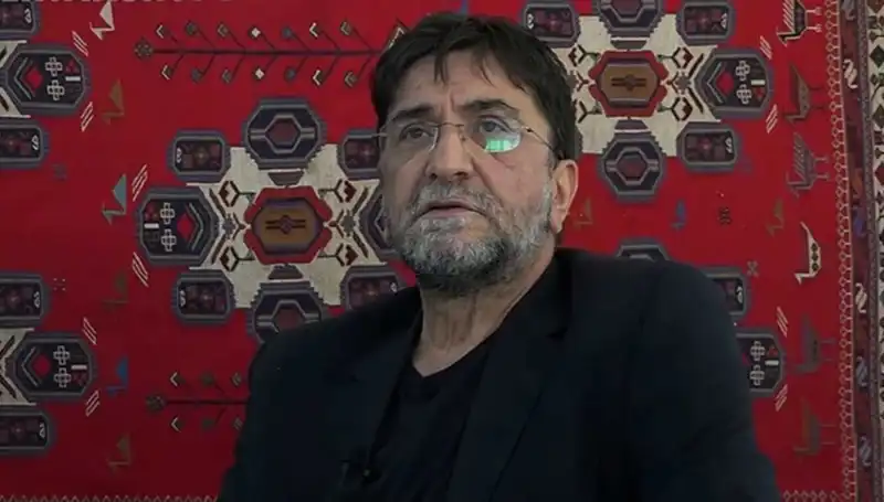 Gazeteci Nihat Genç: Türk Medyasının Önemli İsimlerinden Biri Hayatını Kaybetti