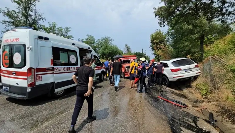 Sakarya'da Kamyonet ile Cip Çarpıştı: Yaralılar Arasında Çocuklar da Var