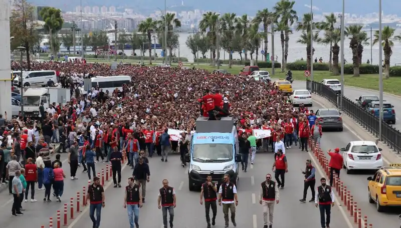 İzmir'de Grevle Sarsılan Hayat: 4. Günde Neler Oluyor?