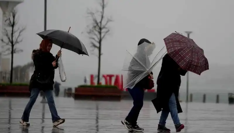 Türkiye'nin İki Bölgesine Şiddetli Yağış Uyarısı Geldi