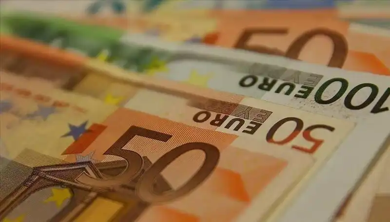 Euro'nun Rekor Yükseliş Sonrası Gerilemesi: Piyasalara Etkileri Neler?