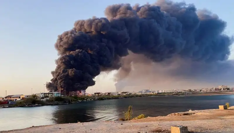 Port Sudan'da Şok Edici Patlamalar: Hedef Havalimanı ve Ordu Üssü Mü?