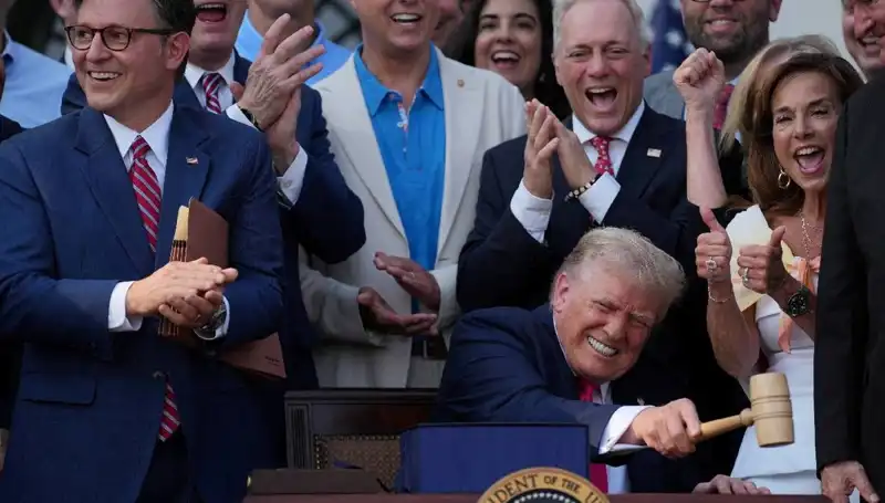 Trump, “Büyük, Güzel Yasa Tasarısı”nı İmzaladı: ABD'nin Geleceği İçin Ne Anlama Geliyor?
