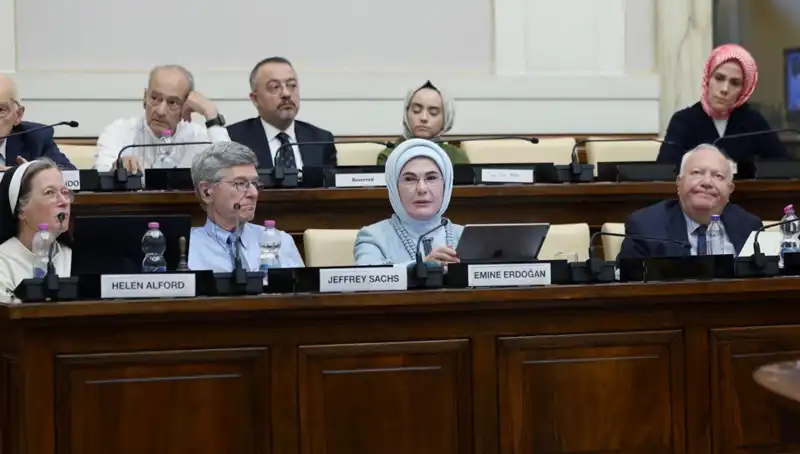 Emine Erdoğan, Vatikan'dan "Dünya 5'ten Büyüktür" Mesajını Verdi