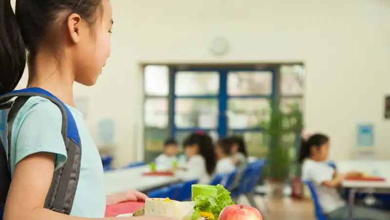 İspanya Obeziteyle Mücadele İçin Radikal Karar Aldı: Yağlı Yiyecekler Menülerden Çıkarılıyor
