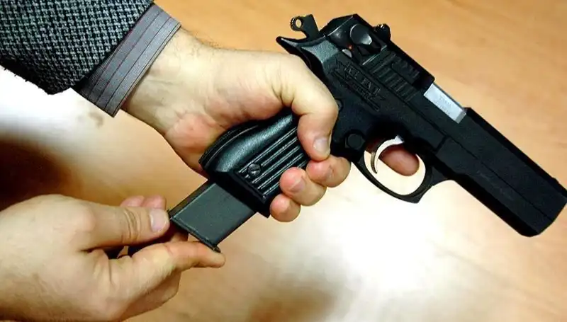 Silahıyla Oynarken Hayatına Son Veren Genç, Şok Yarattı