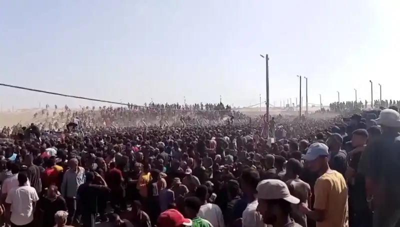İsrail'in Gazze'deki Yardım Dağıtım Noktası Saldırısı: 26 Can Kaybı