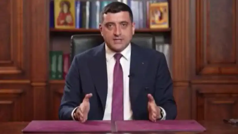 Romanya Seçimlerinde Aşırı Sağcı Adayın İlk Tur Başarısı Ne Anlama Geliyor?