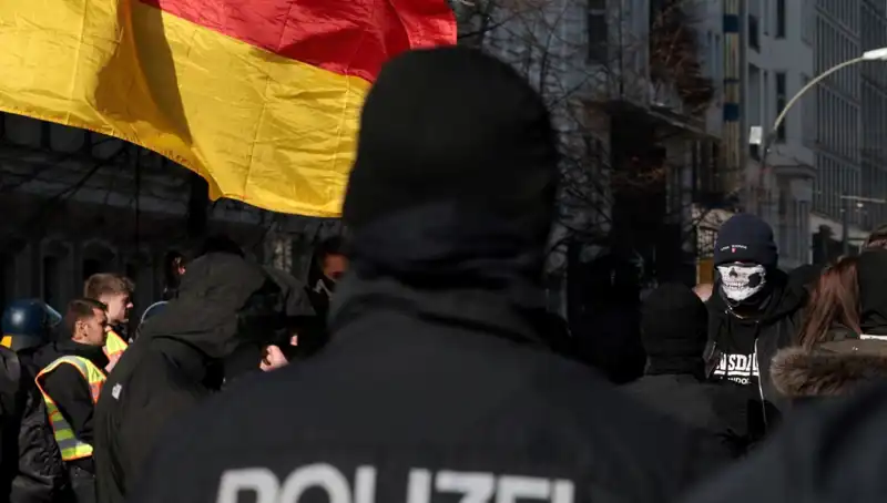 Berlin’deki Türk Market Zincirine Şok Silahlı Saldırı!