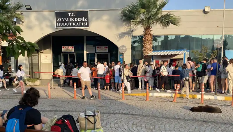 Bayram Tatilinde Midilli Adası’na Yoğun İlgi: Neden Bu Kadar Tercih Edildi?