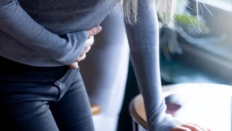 Kolon Kanseri Gençleri Vurdu: Risk Altındaki Gruplar Kimlerdir?