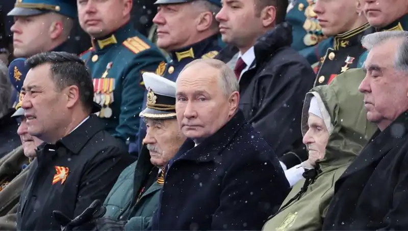 Rus Ordusu Genişliyor: Putin’in Tarihi Savaş Çağrısı Ne Anlama Geliyor?