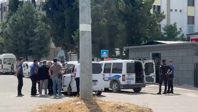 Adliye Önünde Gerilim: İki Aile Arasında Büyüyen Çatışma 5 Yaralı, 7 Gözaltı
