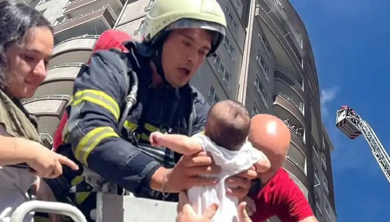 Kayseri'de 14 Katlı Bina Alev Alev: Yangın Fırtınası Şehri Sarstı!