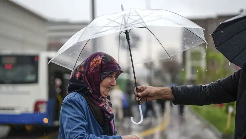Türkiye'yi Saracak Fırtına: Bugün Gök Gürültülü Sağanak Yağış Bekleniyor!