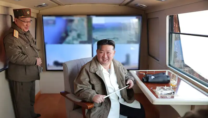 Kim Jong Un, Üstün Savaş Yeteneğine Sahip Uçaksavar Füzesini Test Etti