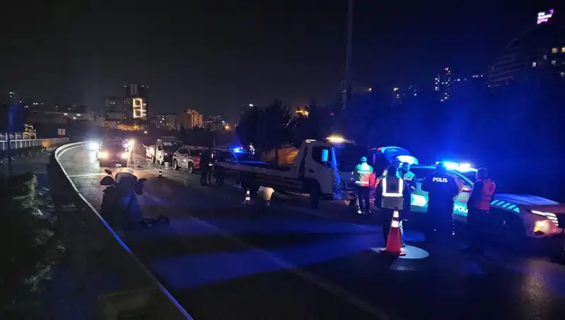 TEM Otoyolu'nda Şok Edici Kaza: Yatan Kişi Sürüklendi