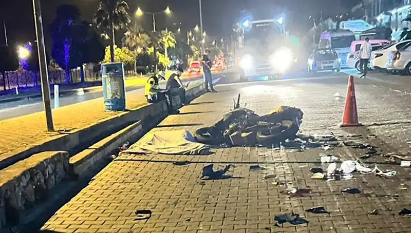 Alanya'da Motosiklet Kazası: Genç Hayatlar Tehlikeye Girdi