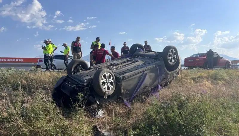 Nişan Töreninden Dönüşte Feci Kaza: 1 Ölü, 4 Yaralı