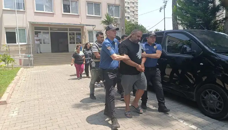 Adana'da Sürekle Büyüyen Dolandırıcılık Çetesi Çökertildi: 4 Kişi Tutuklandı