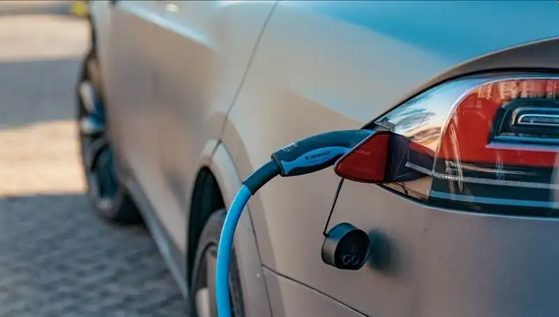Elektrikli Araç Satışları Düşüyor: Alıcıları Endişelendiren Nedenler