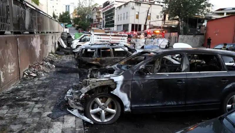 Sanayide Tamir Bekleyen Araçlar Alev Alev Yandı, Korku Dolu Anlar Yaşandı