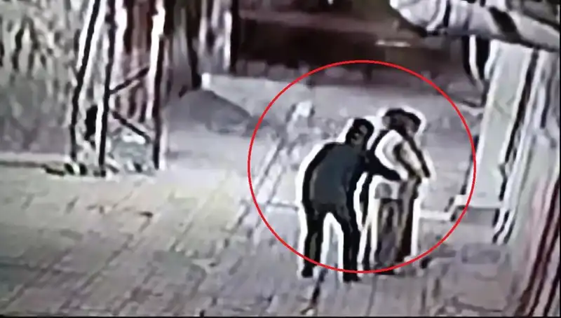 Polislerin Enzoning Operasyonu: Pazarcı ve Simitçi Kılığına Girerek Kapkaççılara Darbe