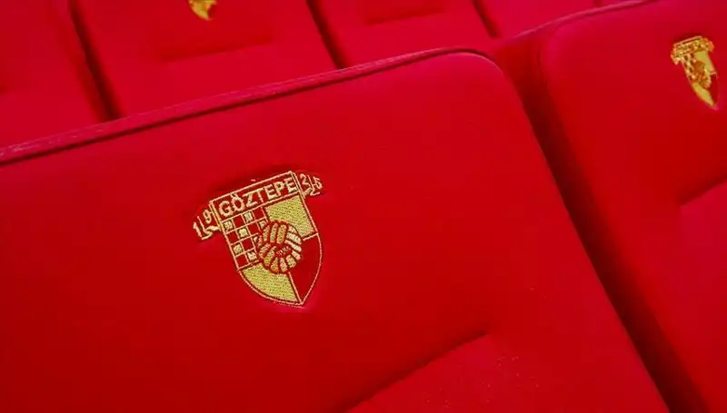 Göztepe'nin Yıldız Adayı: Junior Olaitan ile Anlaşma Sağlandı!