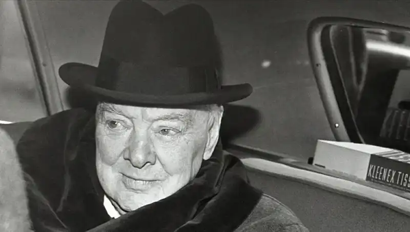 Tarihteki İzleri Barındıran Churchill'in Bekar Evi Satışta: Fırsatı Kaçırmayın!