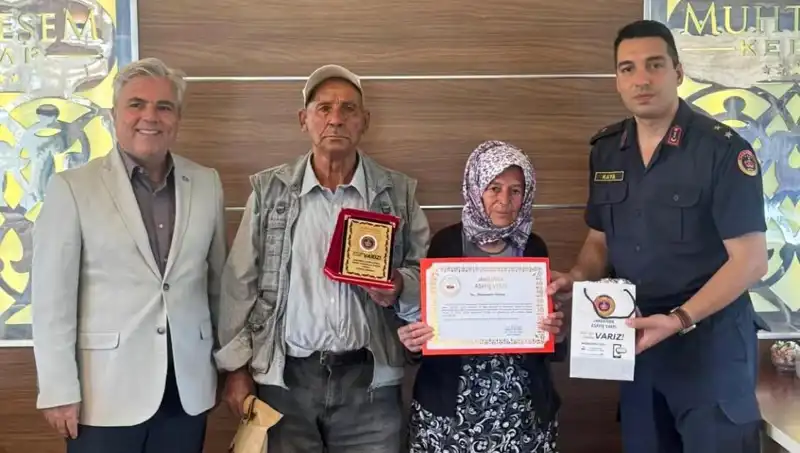 İstanbul’da Bir Aile, Tek Eviyle Jandarmaya Duygusal Bir Bağışta Bulundu!