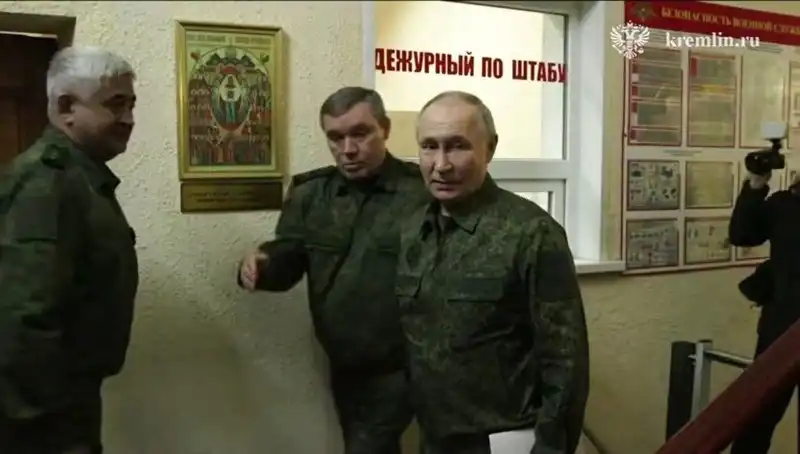 Putin'in Kursk Ziyareti: Rusya Suca'yı Geri Almanın Planlarını Yaptı