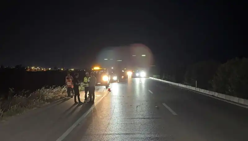 Adana'da Feci Zincirleme Trafik Kazası: Üç Araç Birbirine Girdi