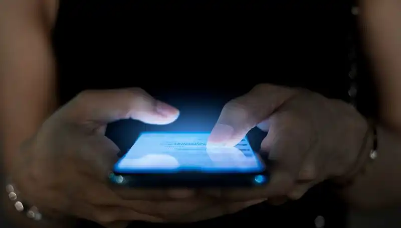 Narsisizmin Gizli Belirtisi: Telefon Alışkanlıklarımız Üzerine Şok Edici Gerçekler