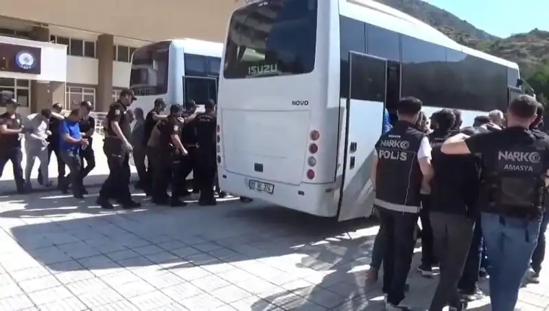 Amasya'da Büyükanne ve Dedeye Kadar Uyuşturucu Operasyonu Yapıldı!