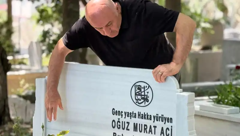 Aci Ailesinin Hüzünlü Babalar Günü Geleneği: Kaybın İzleri