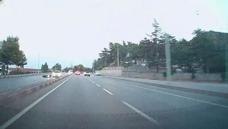 Otomobil ile Motosiklet Çarpıştı: İlginç Detaylar ve Yaralının Durumu