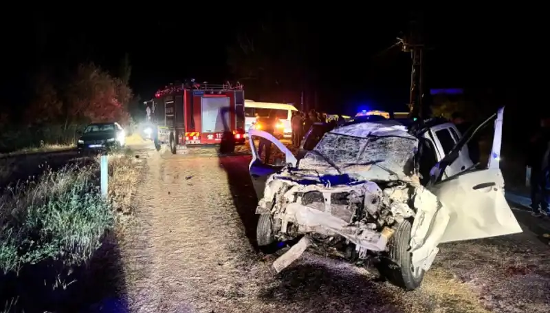 Ciple Traktör Çarpıştı: Kaza Sonrası 5 Kişi Hastaneye Kaldırıldı