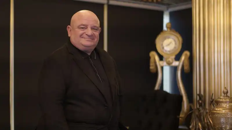 Moiz Mitrani’nin Tekstil İmparatorluğundan Finans Dünyasına Uzanan Başarı Hikâyesi