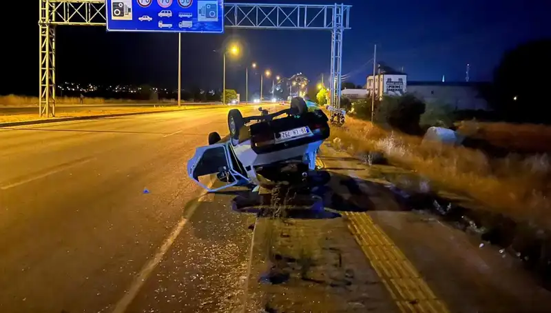 TIR'ın Sıkıştırdığı Otomobil Takla Attı: Ölümden Dönen Kaza