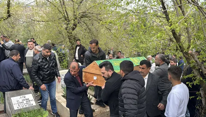 Karabük'te Tarafından Kayıtlara Geçilen Trafik Kazası: 4 Kişi Diyarbakır'da Defnedildi