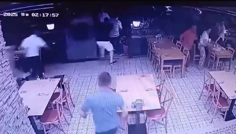 Güvenlik Kamerasında Deprem Anı: Şok Edici Görüntüler Ortaya Çıktı
