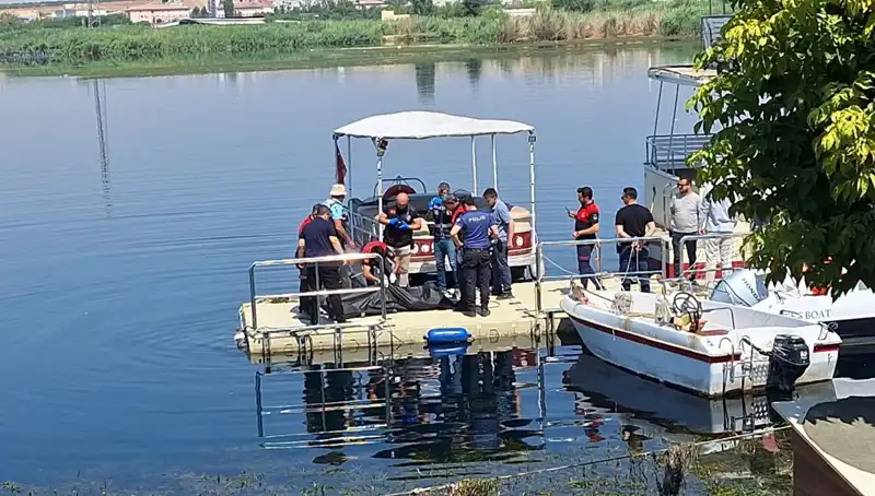 Fırat Nehri'nde Bulunan Erkek Cesedi Gizemini Koruyor